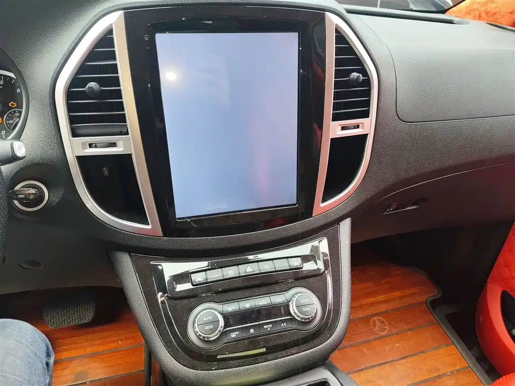 Mercedes-Benz Vito 2020 2.0T Business Edition (7-seater) фото 13