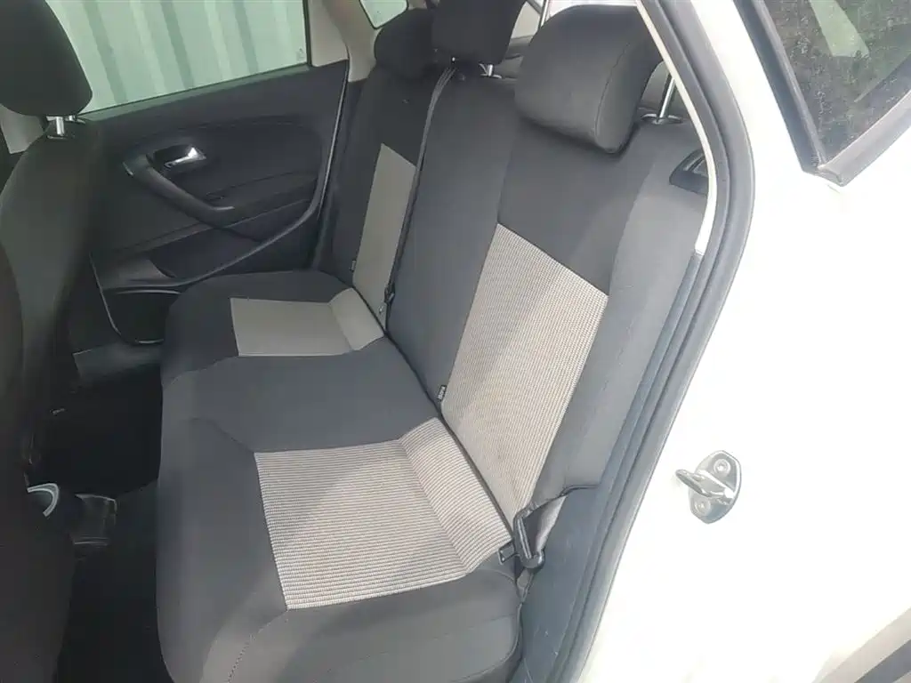 Volkswagen Polo 2016 1.4L Manual Trend фото 17