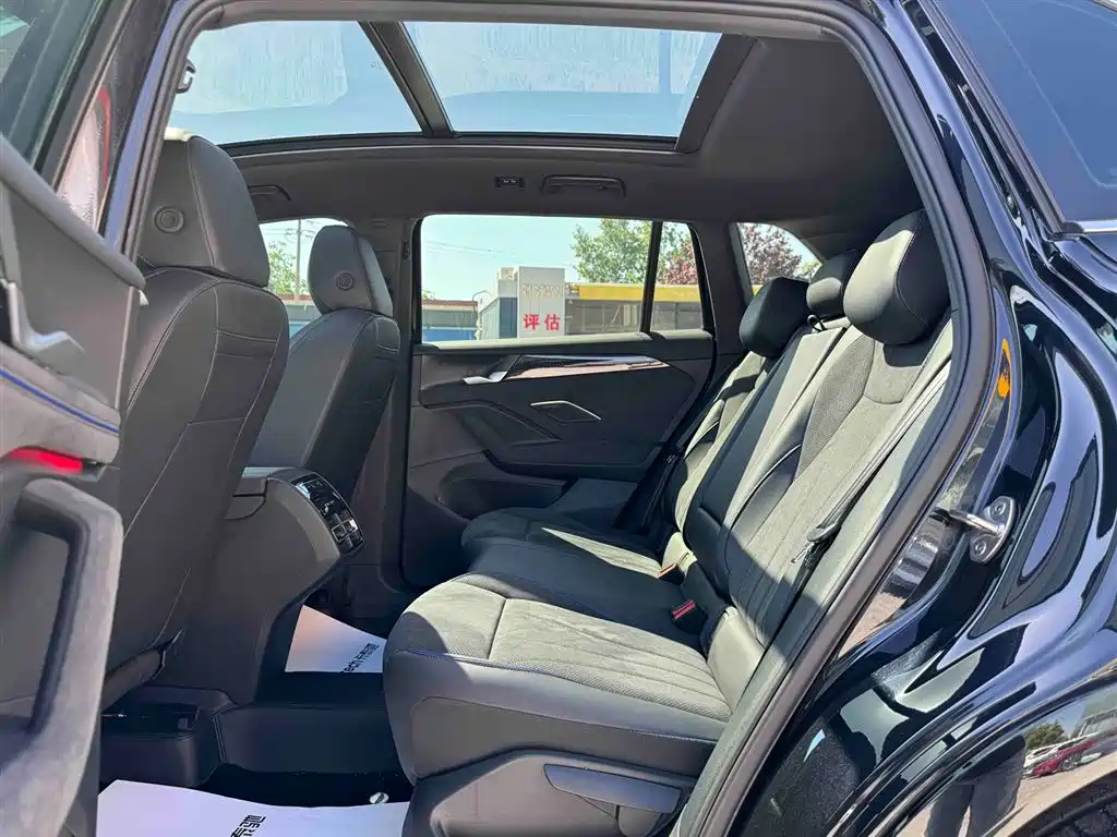 Volkswagen Tiguan L 2024 PRO 330TSI FWD R-Line Intelligent Premium Edition фото 17