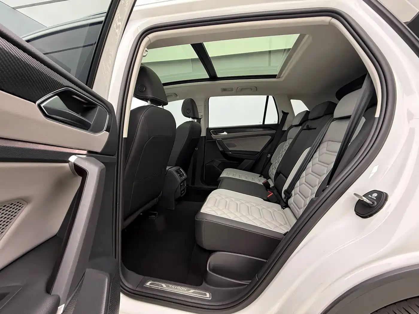 Volkswagen Tayron 2023 280TSI 2WD Luxury Plus Advanced Edition фото 18