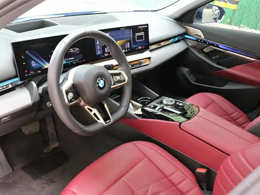 BMW 5 Series 2025 530Li Premium M Sport Package фото 9