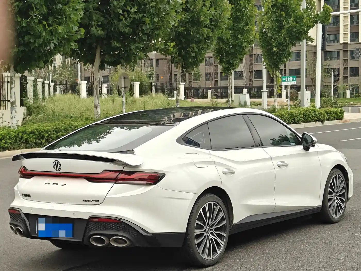 MG MG7 2025 2025 2.0T 405 AT Luxury Edition