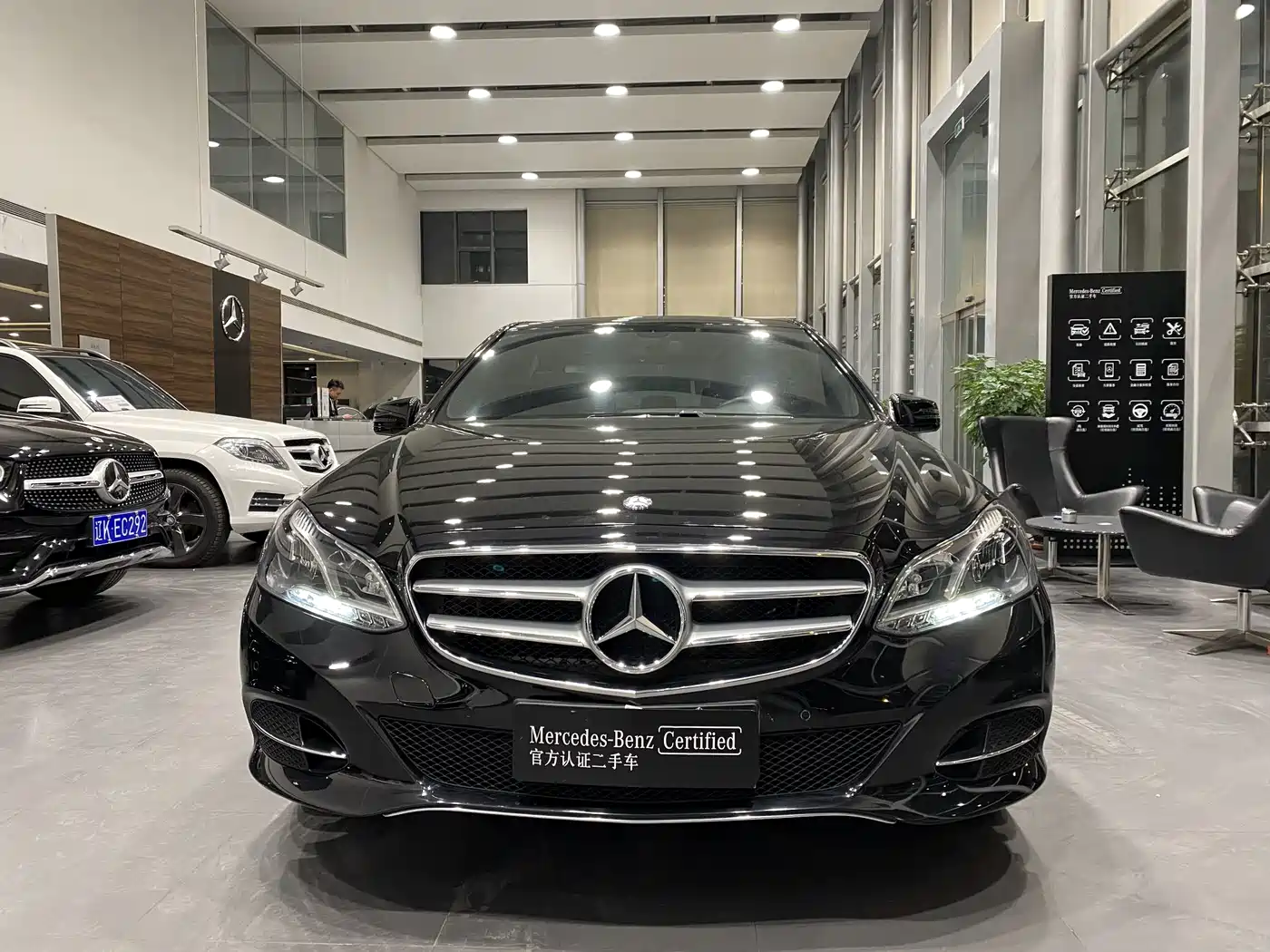 Mercedes-Benz E-Class 2015 Facelift E 180 L фото 2