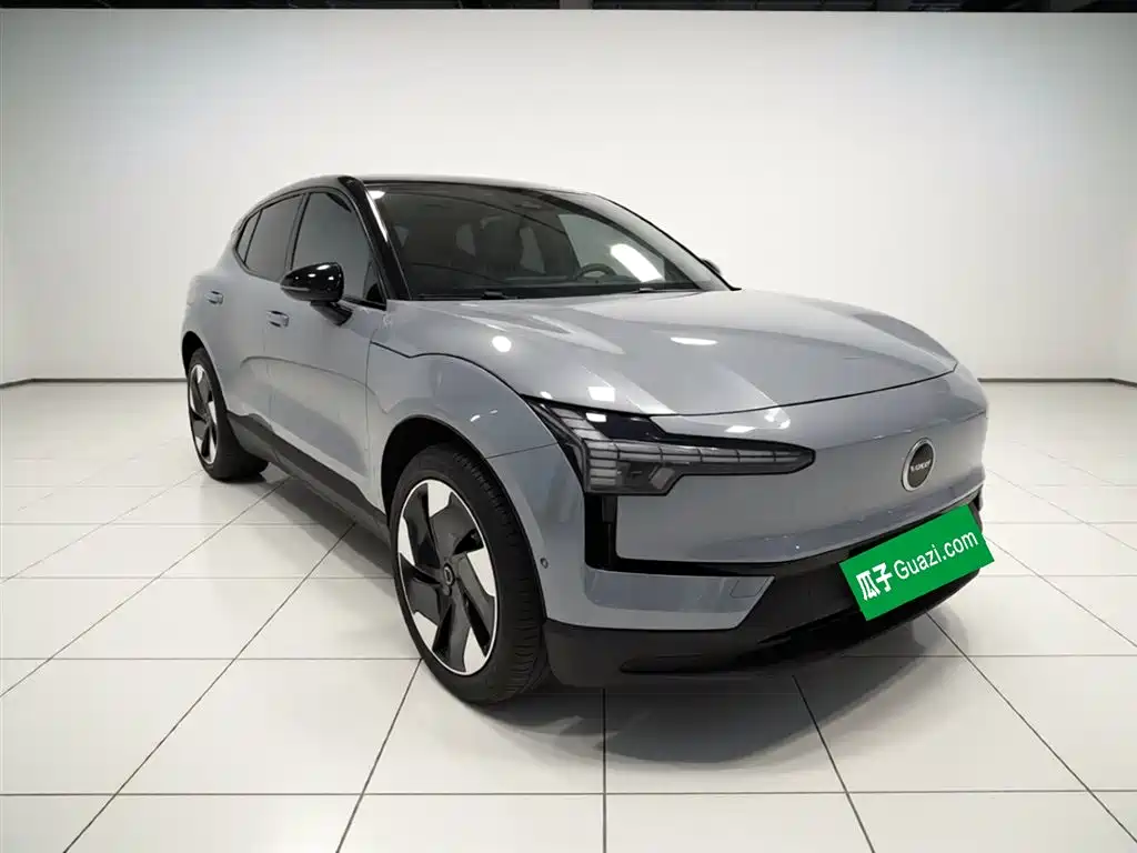 Volvo EX30 2024 2025 RWD Long Range Ultra