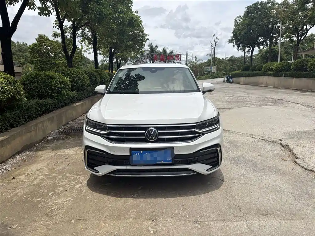 Volkswagen Tiguan L 2023 Facelift 330TSI Auto FWD R-Line Premium фото 2