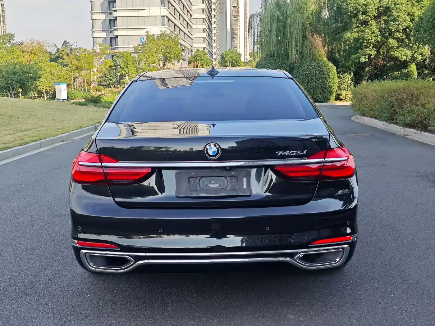 BMW 7 Series 2017 730Li Leading Edition фото 4