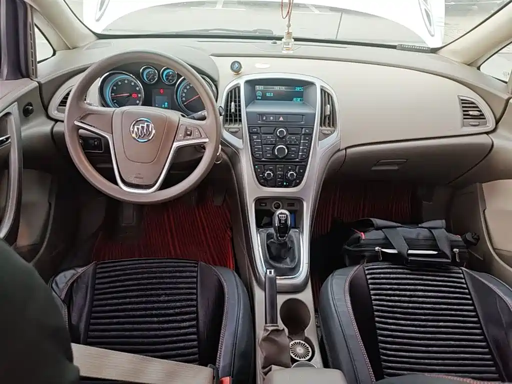 Buick Excelle 2013 Model GT 1.6L Manual Progressive фото 10