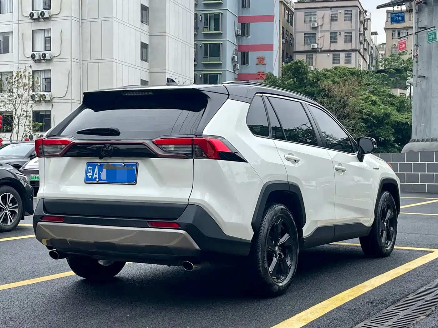 Toyota RAV4 Rongfang 2020 Hybrid 2.5L E-CVT AWD Elite Edition фото 6