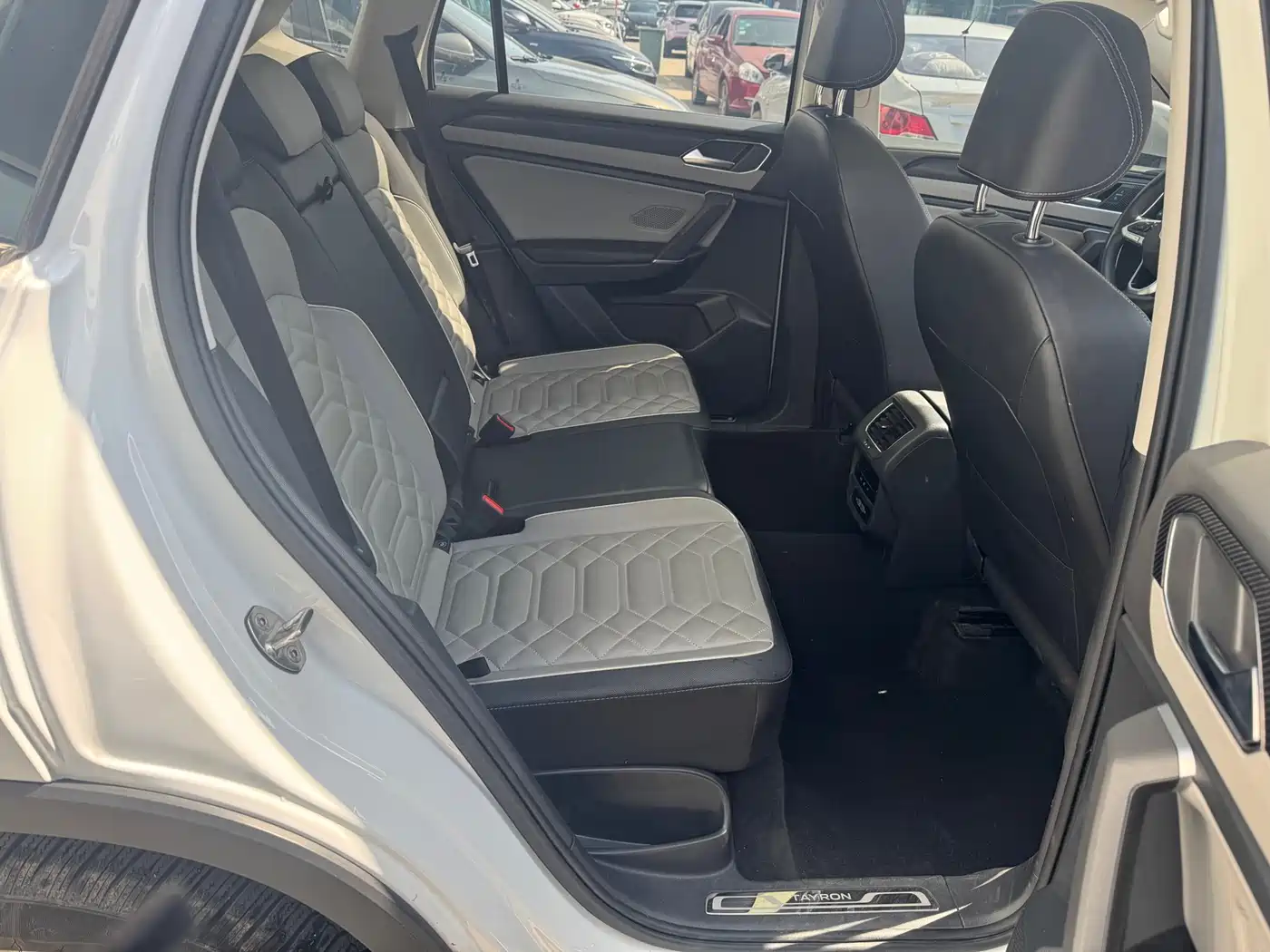 Volkswagen Tayron 2024 300TSI 2WD Luxury Plus Advanced фото 8