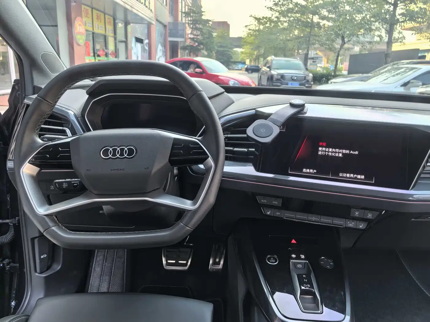 Audi Q4 e-tron 2024 40 e-tron Creation Edition фото 13