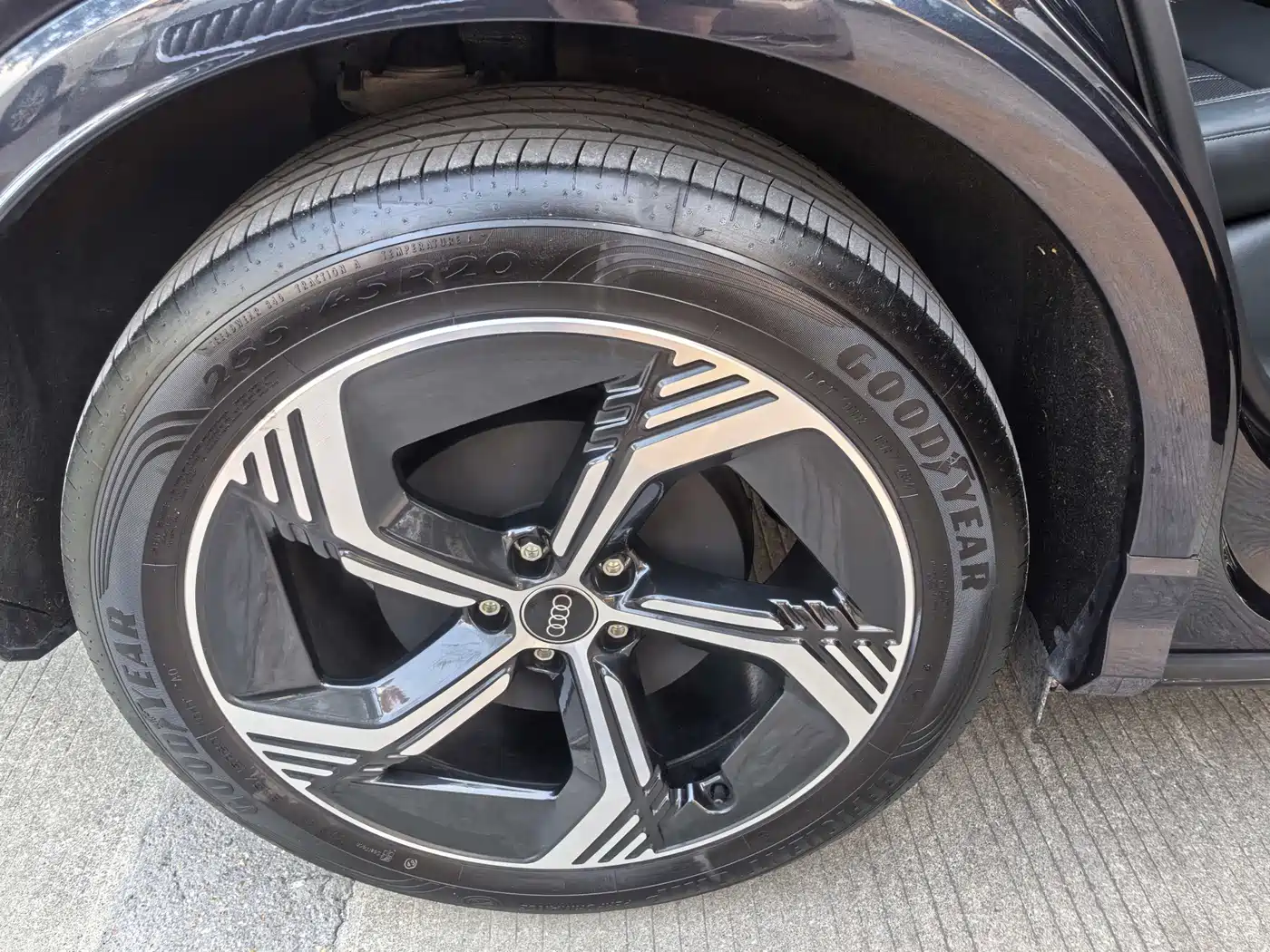 Audi Q4 e-tron 2024 40 e-tron Creation Edition фото 18