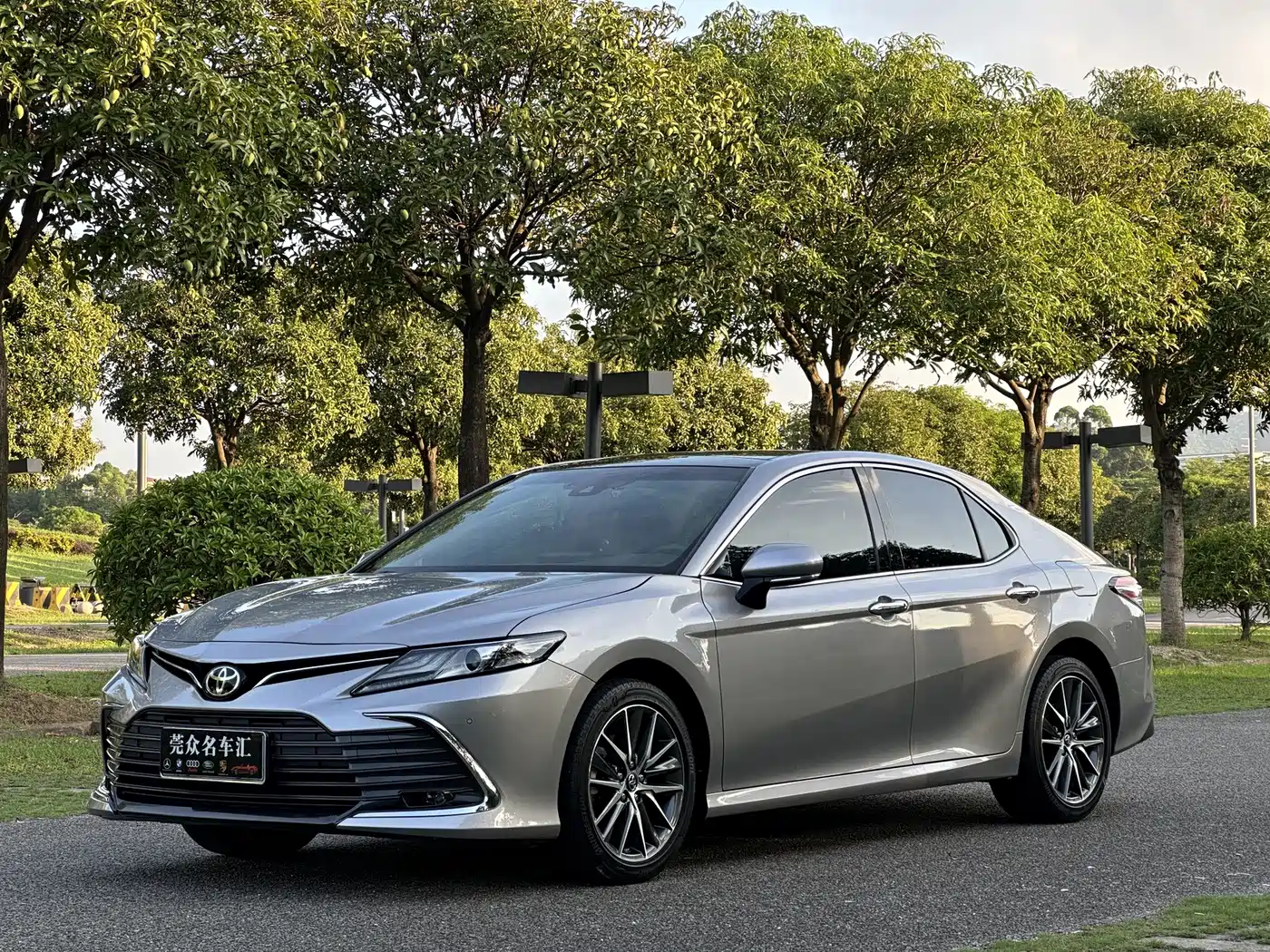 Toyota Camry 2023 2.5G Luxury Edition