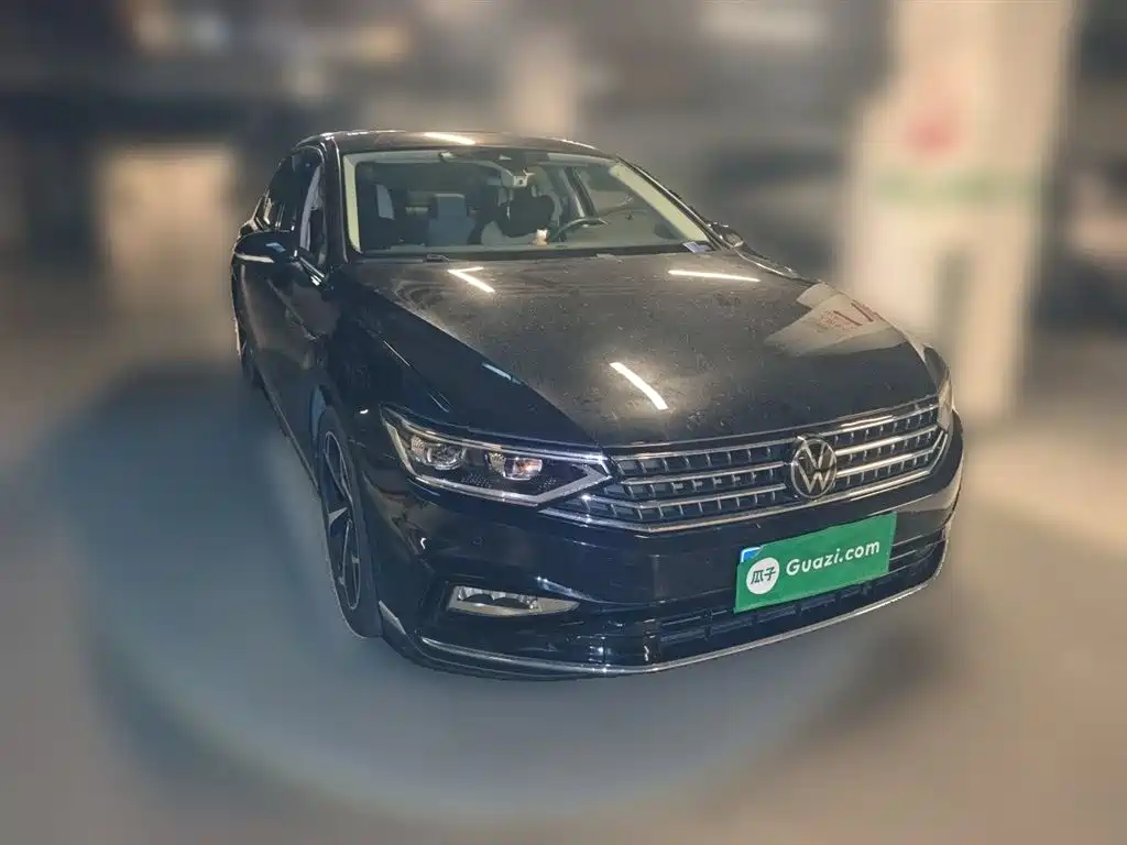 Volkswagen Magotan 2023 Model 2 Million Commemorative Edition 330TSI DSG Luxury фото 3