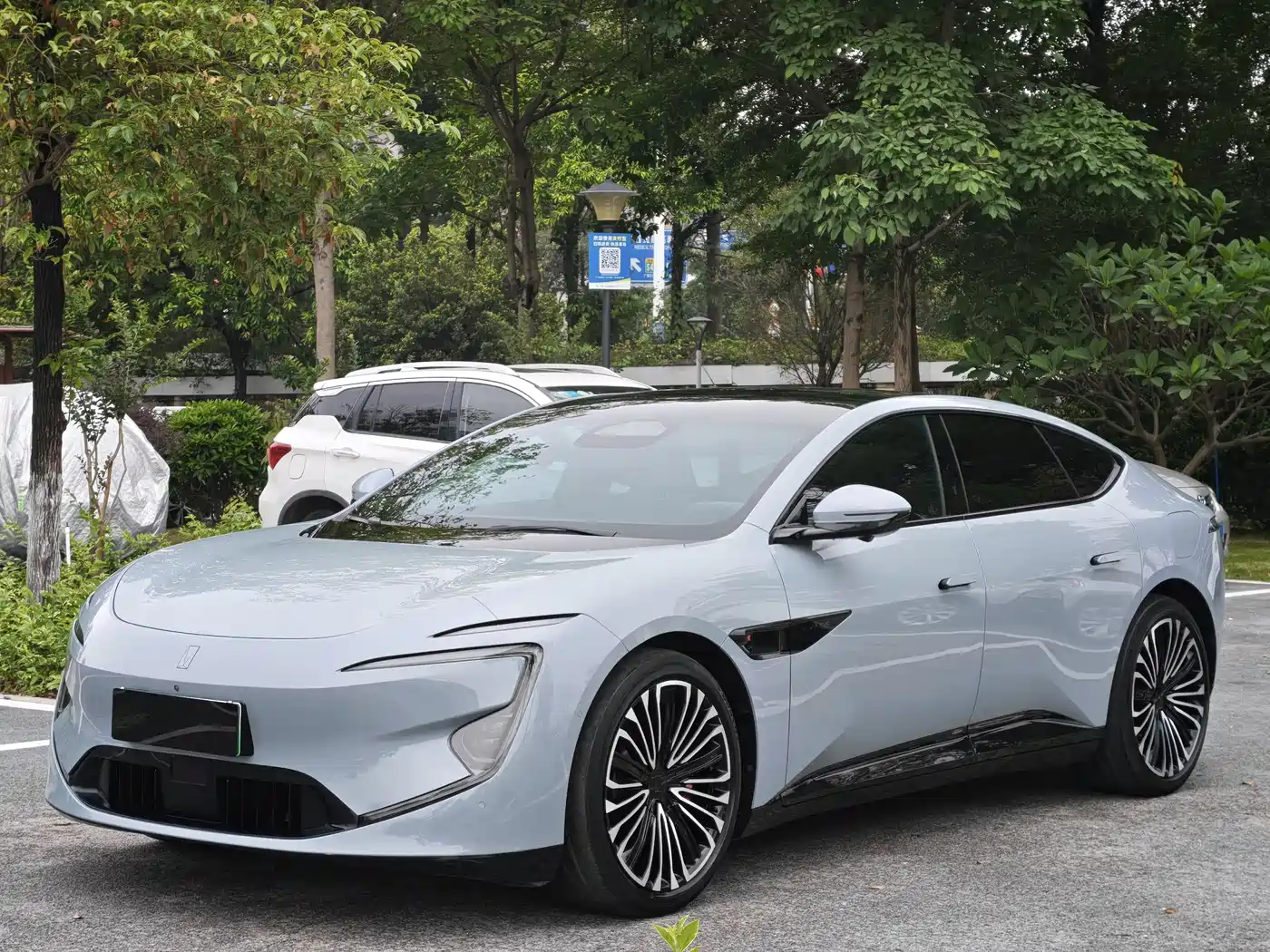 Avatr 12 2023 Model 700 Triple Laser RWD Luxury Edition