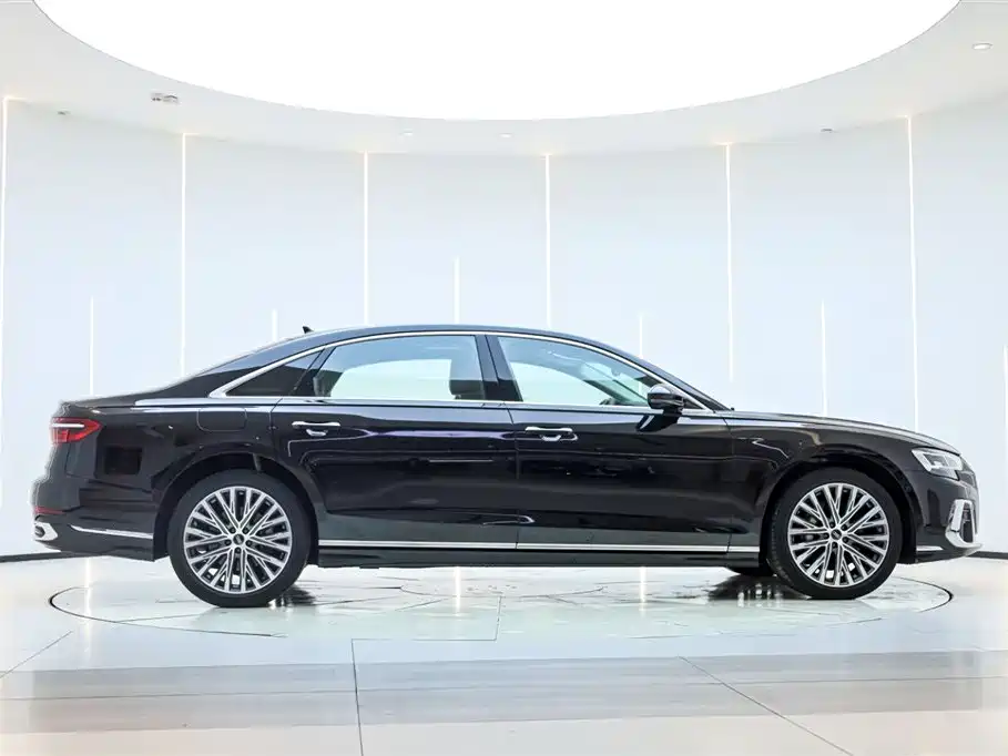 Audi A8 2023 A8L 50 TFSI quattro Premium фото 4