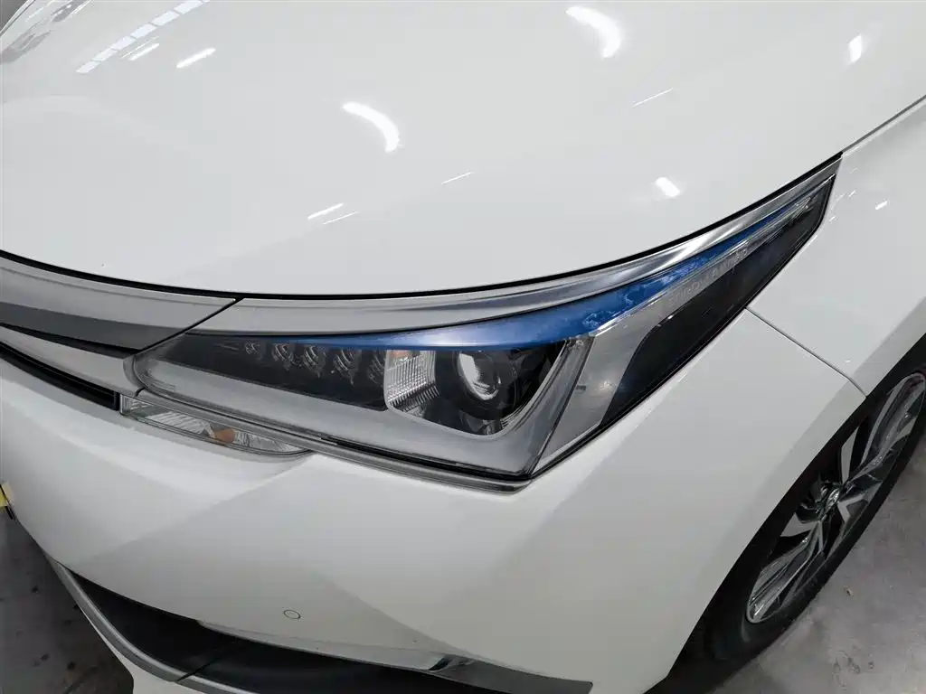 Toyota Corolla 2018 Hybrid 1.8L E-CVT Smart Edition фото 7