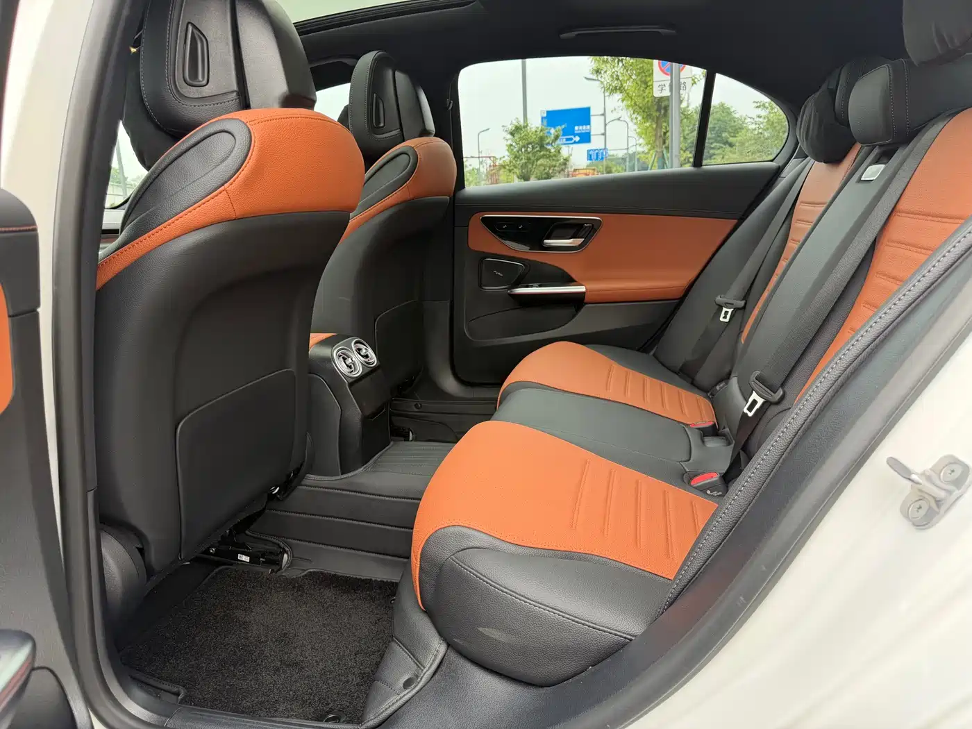 Mercedes-Benz C-Class 2025 C 260 L Sport Edition фото 10
