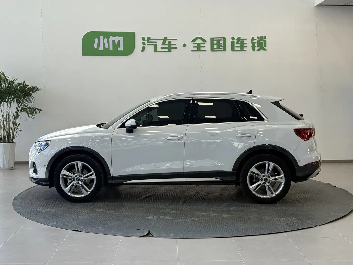 Audi Q3 2022 35 TFSI Fashion Elegance фото 3
