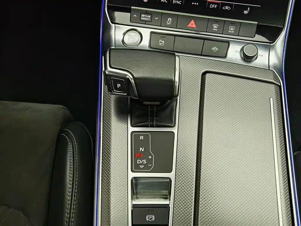 Audi A6L 2020 55 TFSI quattro Exclusive Dynamic фото 13