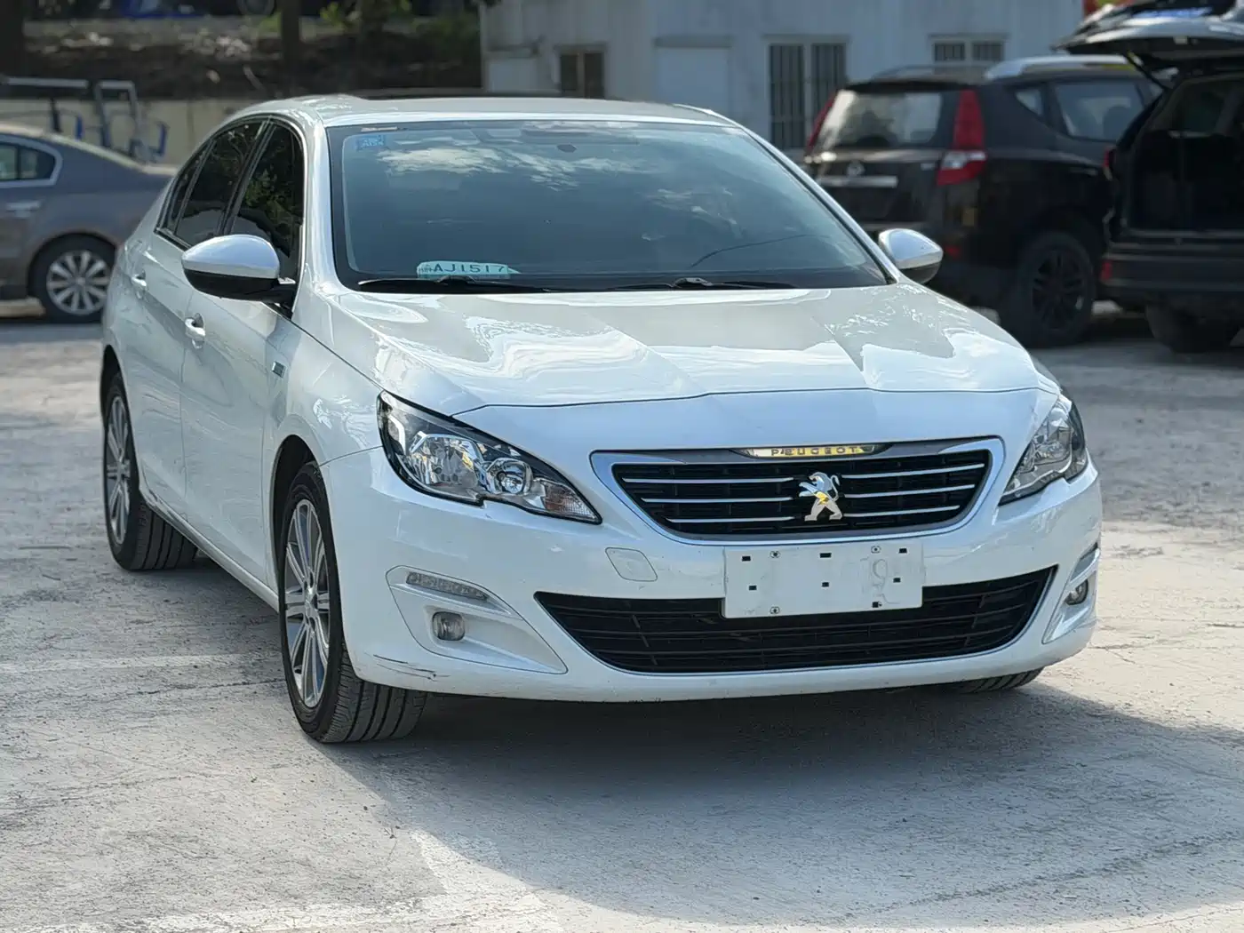 Peugeot 408 2016 1.6T Automatic Luxury Edition фото 3