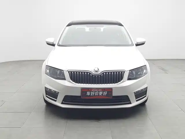 Škoda Octavia 2017 1.6L Manual Smart Edition — фото 3