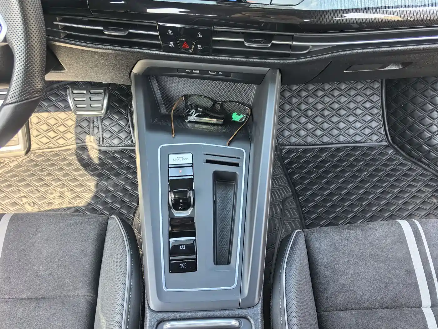 Volkswagen Golf 2023 Facelift 280TSI DSG R-Line Lite фото 18