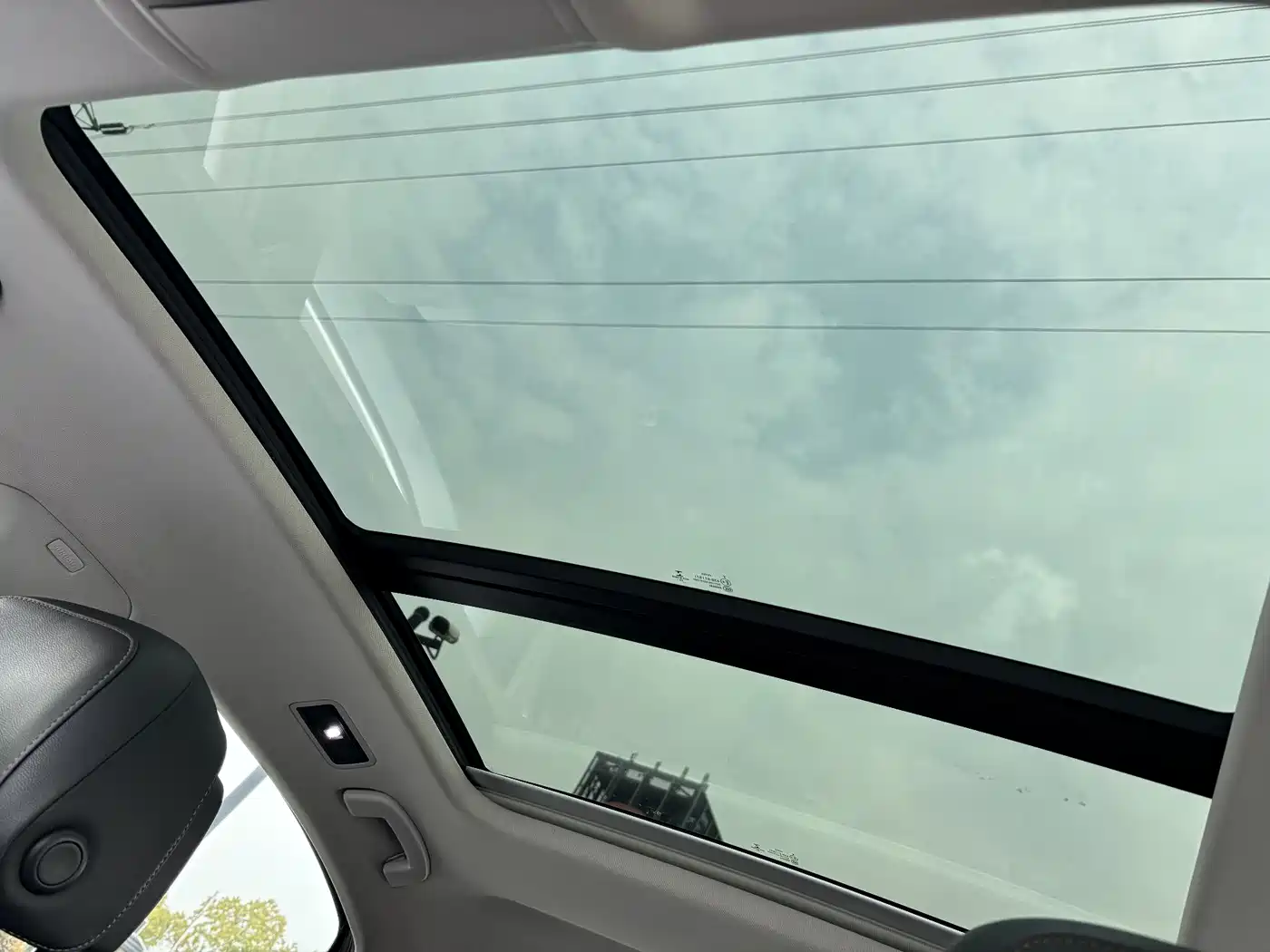 Volkswagen Passat 2021 Model 330TSI Luxury Edition фото 24