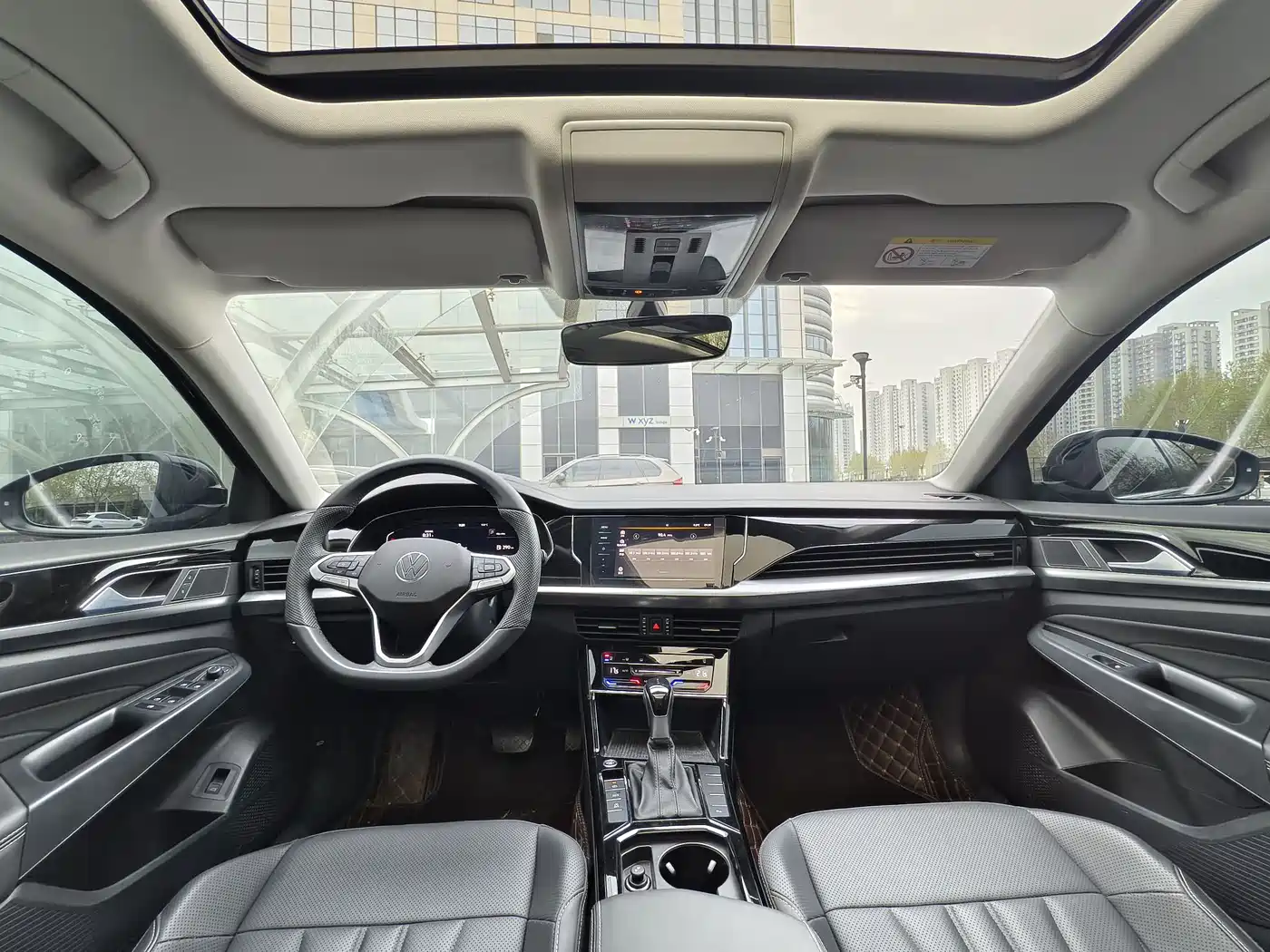 Volkswagen Passat 2025 Outstanding 330TSI Elite Edition фото 7