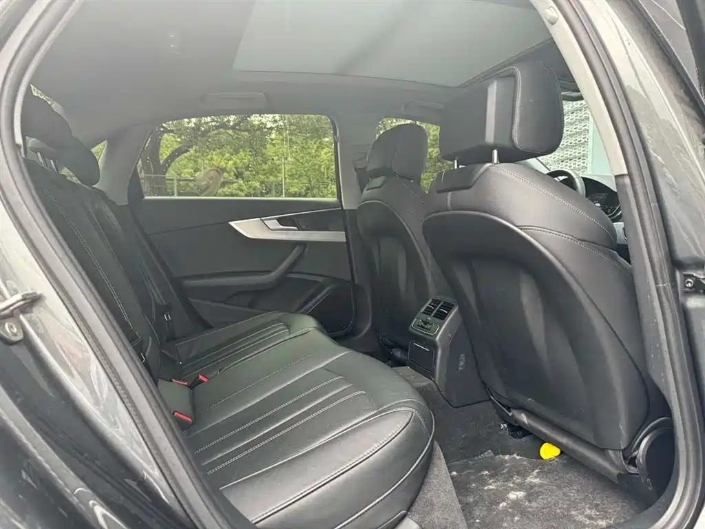 Audi A4L 2020 40 TFSI Fashion Dynamic Edition фото 15