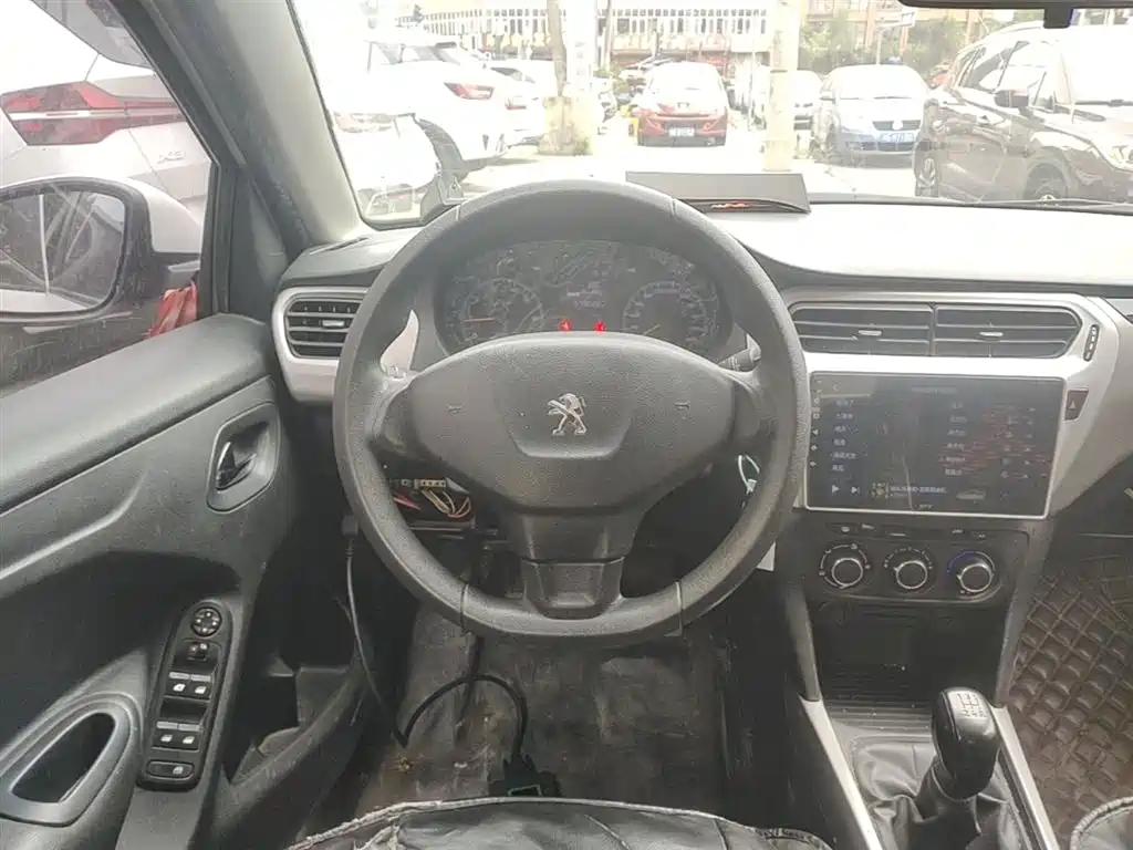 Peugeot 301 2018 1.6L Manual Comfort Edition фото 11