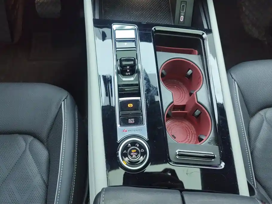 Volkswagen Teramont 2024 380TSI 4WD Dragon Glory Edition фото 16