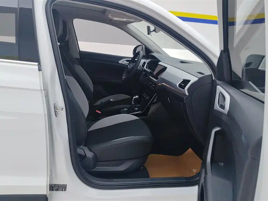 Volkswagen Tanying 2021 1.5L Automatic Smart Connect Edition фото 8