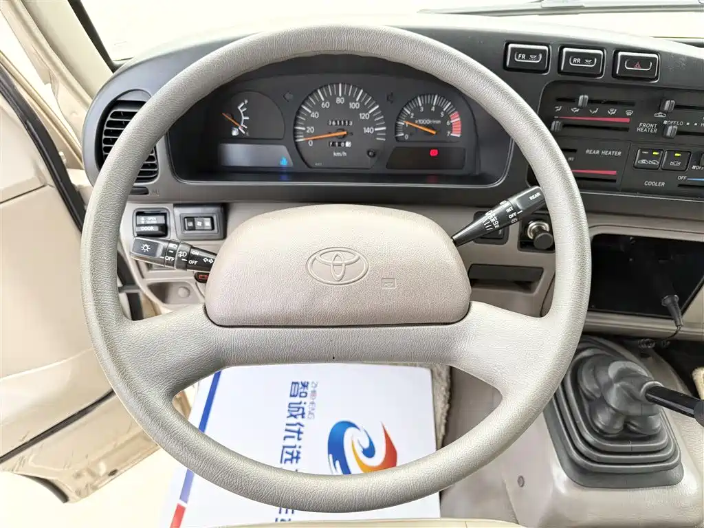 Toyota Coaster 2007 2.7L Gasoline Premium Edition 20-seater фото 6