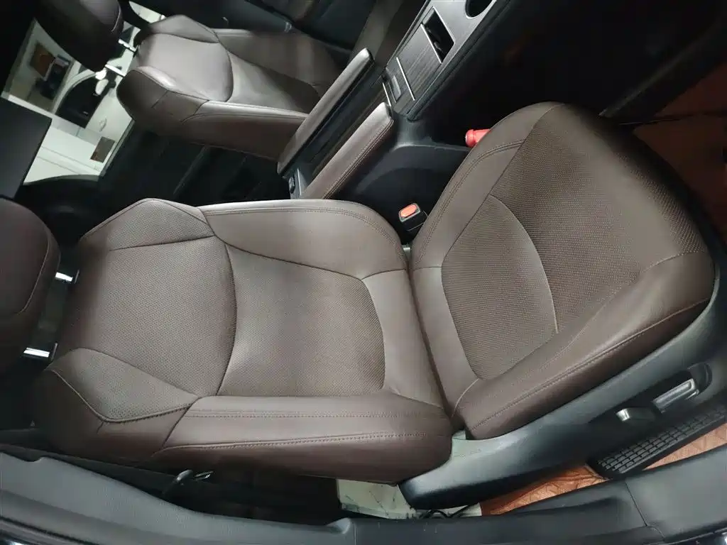 Toyota Granvia 2022 Model Year 2.5L Hybrid Flagship Edition фото 22