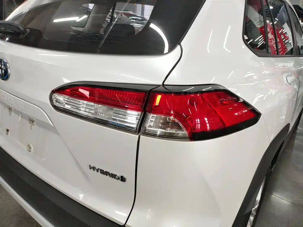 Toyota Corolla Cross 2023 Hybrid 2.0L Pioneer Edition фото 8