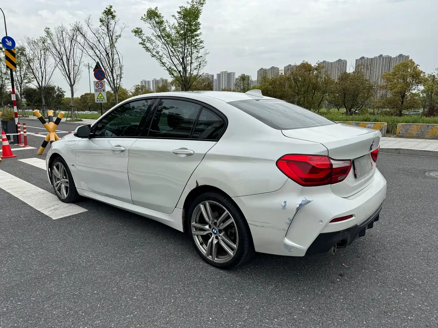 BMW 1 Series 2019 120i M Sport Package фото 6