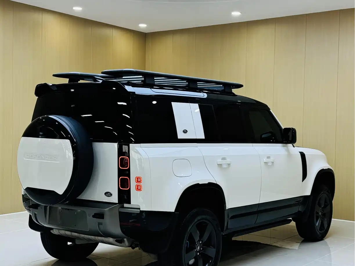 Land Rover Defender 2022 110 P400 X-DYNAMIC HSE фото 6