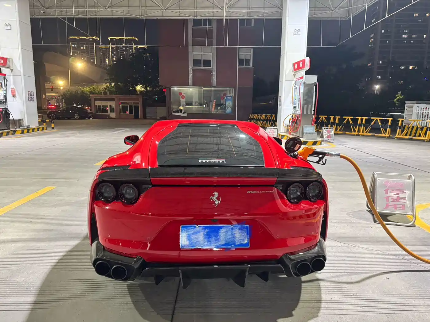Ferrari 812 2018 2017 6.5L Superfast