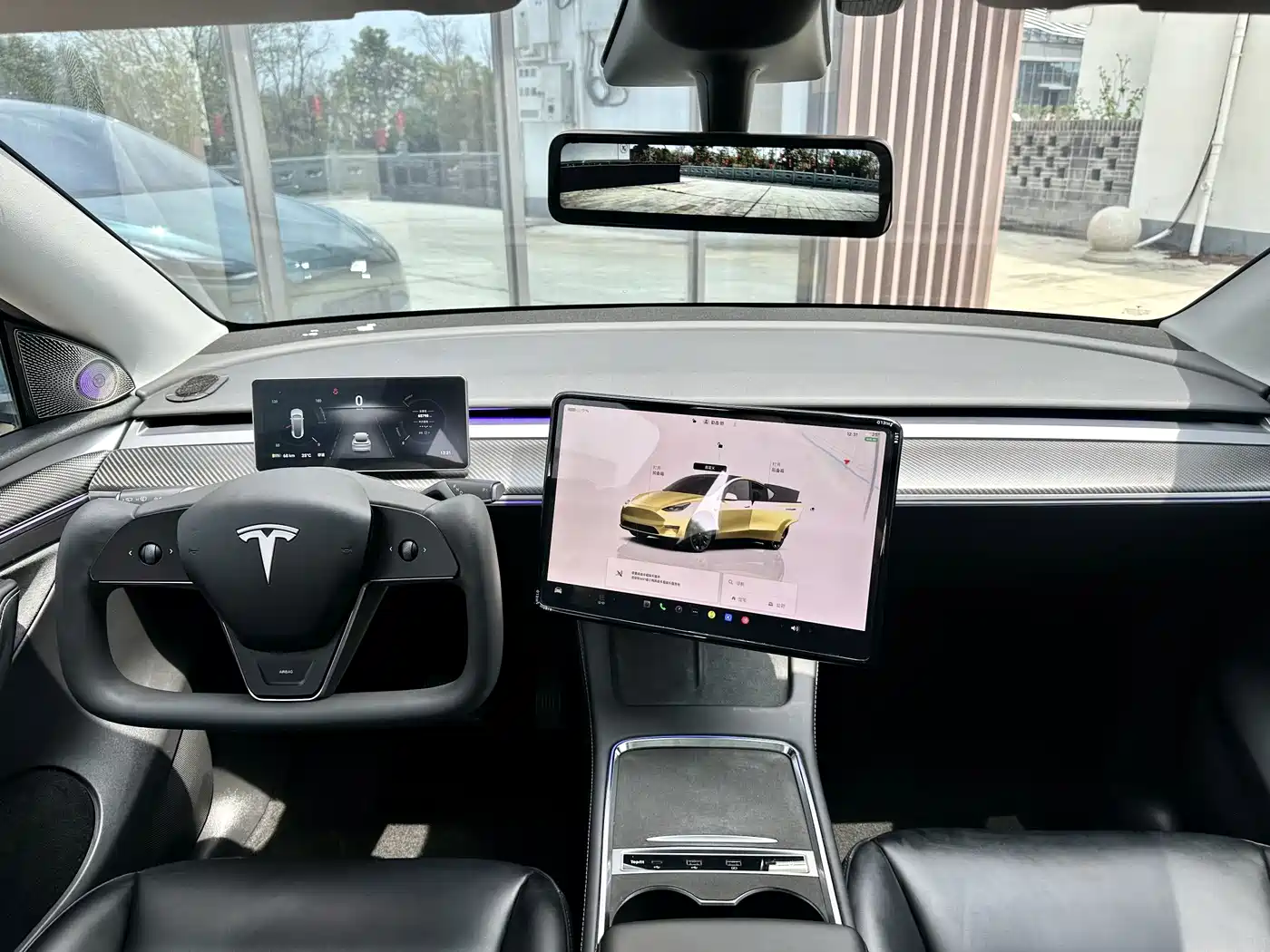 TESLA MODEL Y
