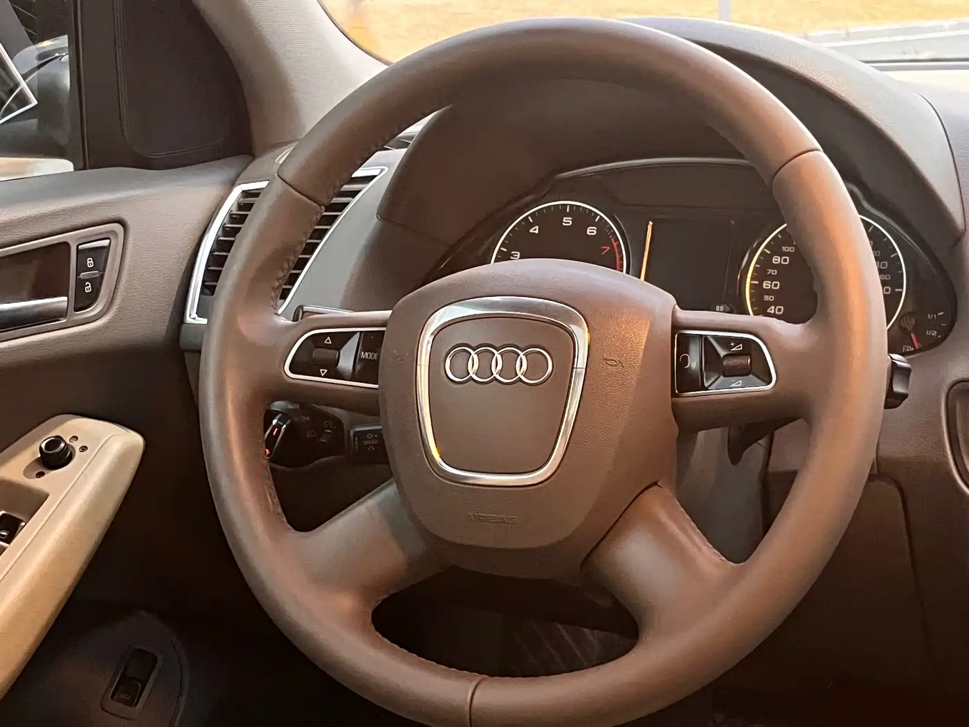 Audi Q5 2012 2.0TFSI Technology фото 12