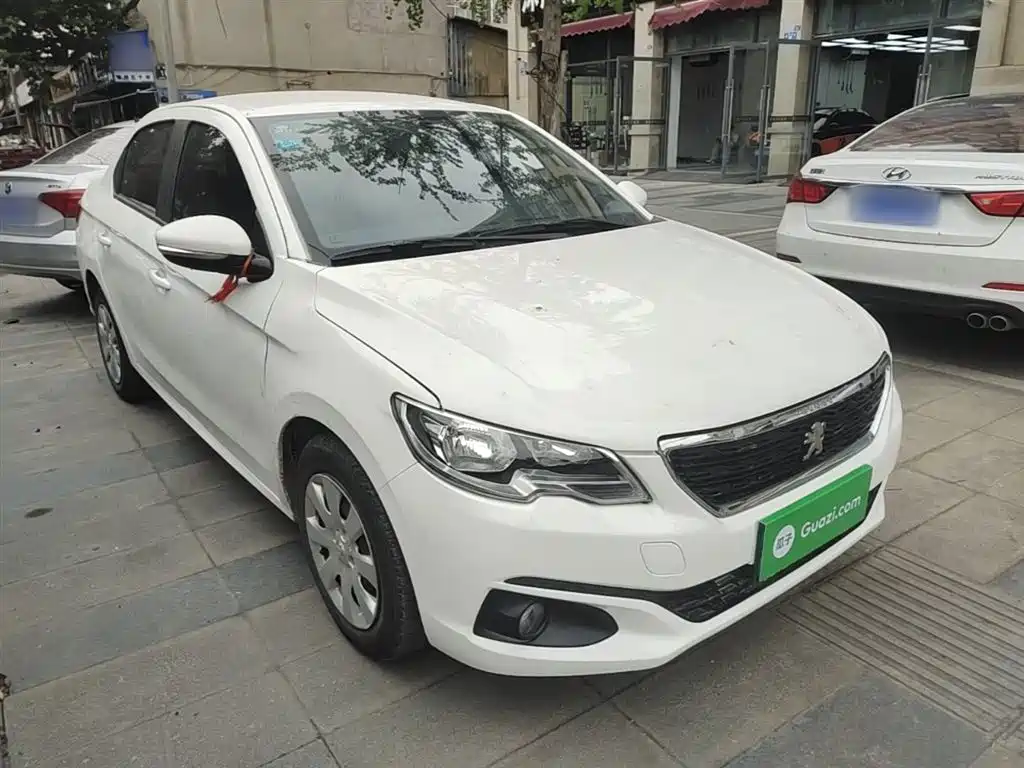 Peugeot 301 2018 1.6L Manual Comfort Edition фото 4
