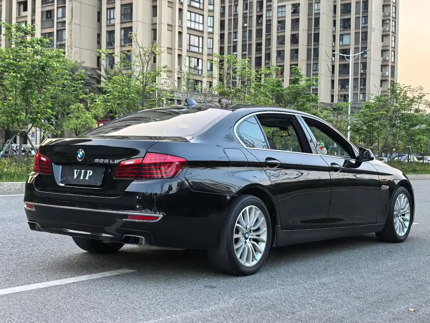 BMW 5 Series 2017 525Li Luxury Design Package фото 9