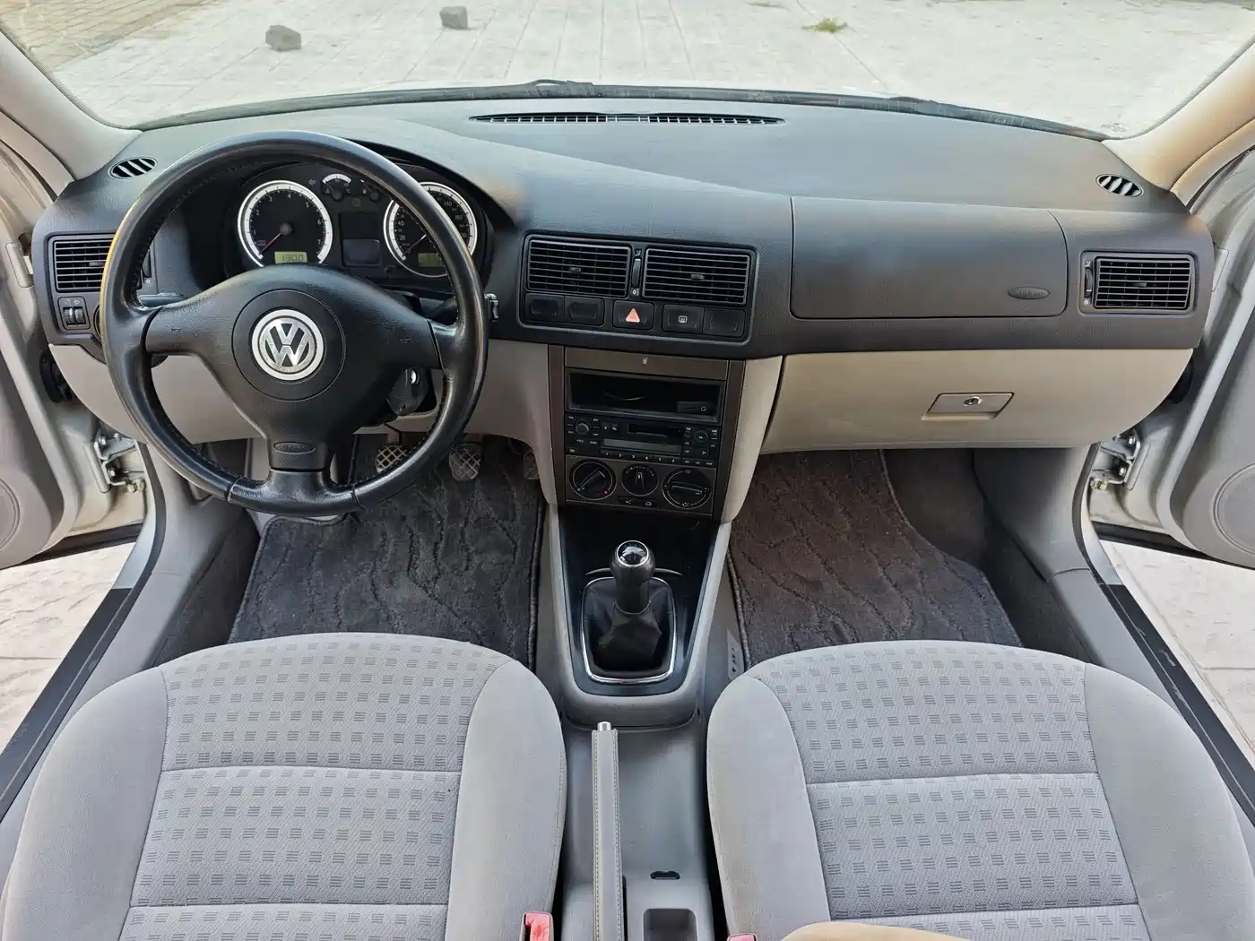 Volkswagen Golf 2004 Model 1.6 Manual Comfort фото 9