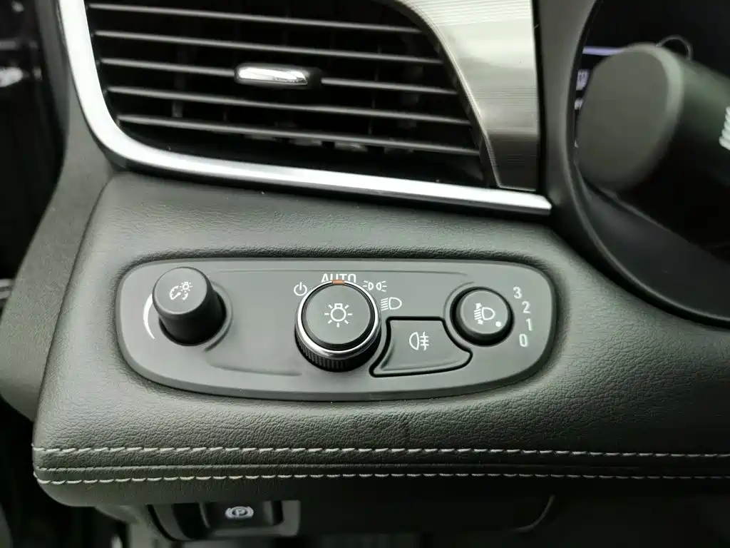 Buick Lacrosse, миниатюра 21