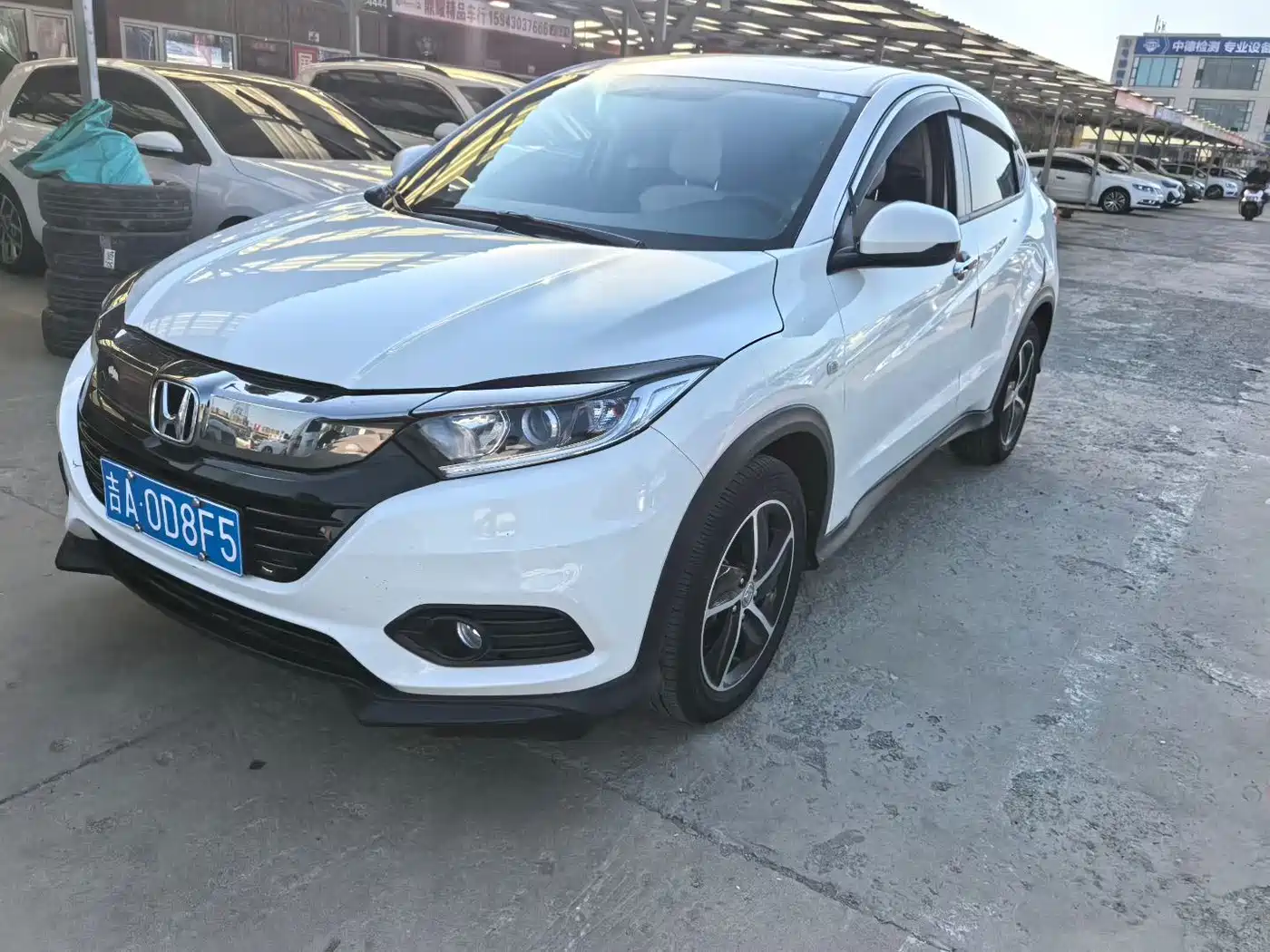 Photo 3 - Honda Vezel