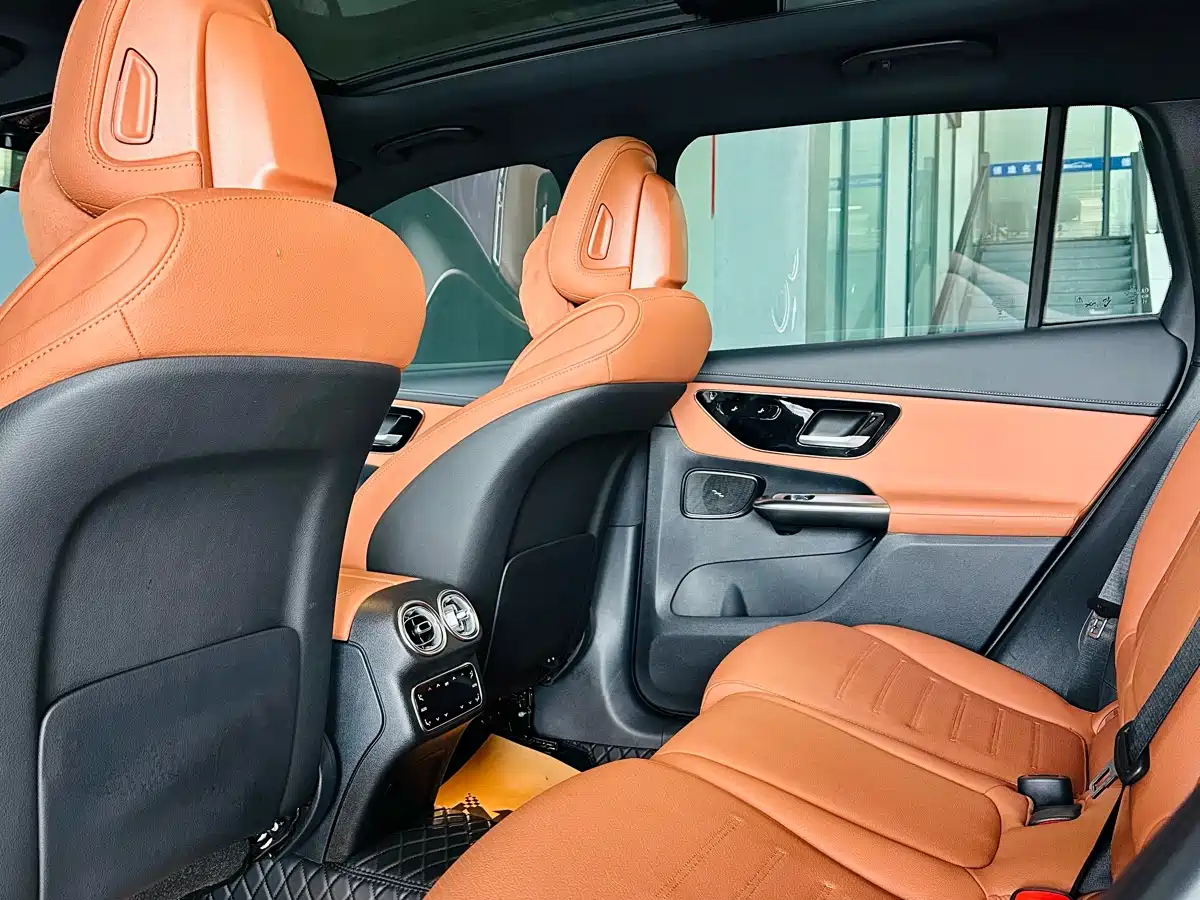 Mercedes-Benz GLC 2024 GLC 260 L 4MATIC Luxury 5-seater фото 18
