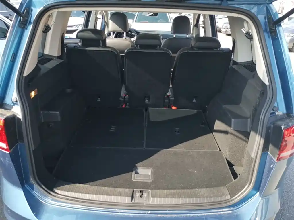Volkswagen Touran 2018 Touran L 280TSI DSG Comfort 7-seater China V фото 19