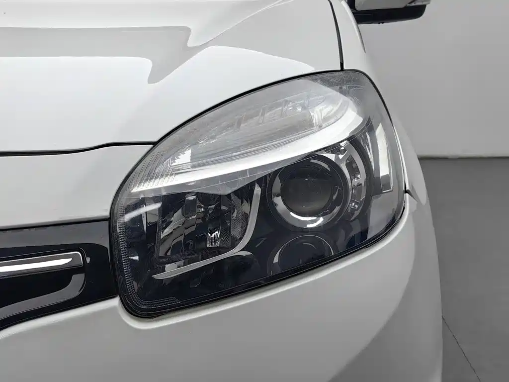 Renault Koleos (Import) 2015 2014 Facelift 2.5L 2WD Urban Edition