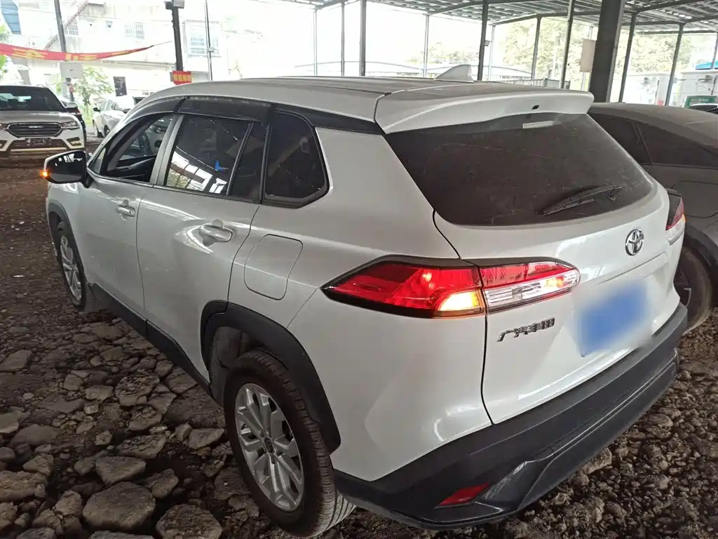 Toyota Frontlander 2022 2.0L CVT Leading Edition фото 23