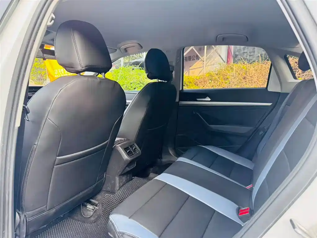 Volkswagen Lavida 2023 1.5L Auto Delight Edition фото 6